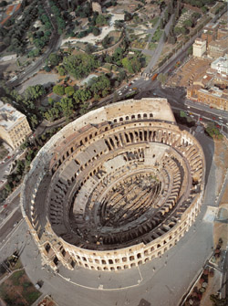 Рим - Императорские форумы, Колизей, Рынок Траяна - Вид сверху над Колизеем
