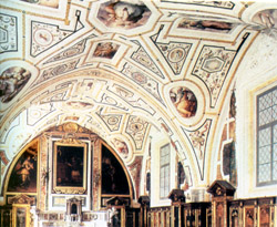 RENAISSANCE IN NAPLES - Ceiling of the sacristy with frescoes by Vasari