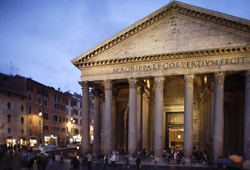 Ausflug mit Trevi Brunnen, Pantheon und Piazza Navona - Fassade des Pantheons