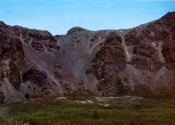 Ausflug Herculaneum Vesuv - Valle del Gigante mit der Innerwand des Monte Somma und der Spitze der Punta Nasone (1131 m)